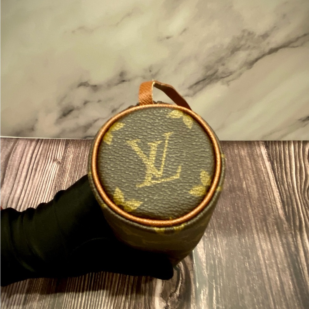 GENTLY USED - LOUIS VUITTON BROWN PAPILLON POUCH MONOGRAM - Picture 3 of 7